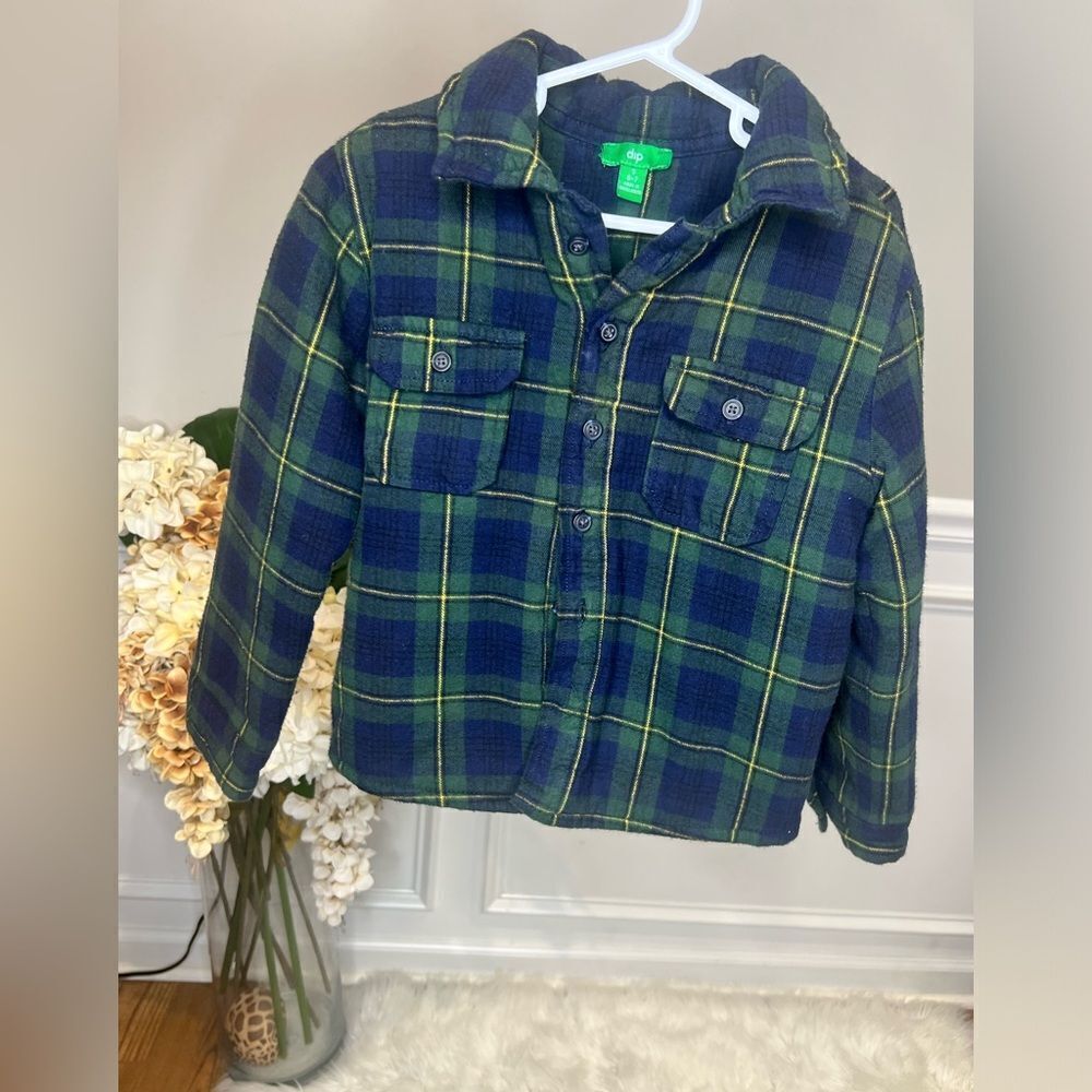 Boys size 6/7 Plaid coat/jacket
